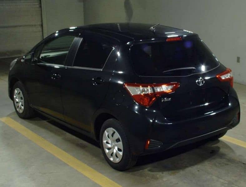 Toyota Vitz 2017 9