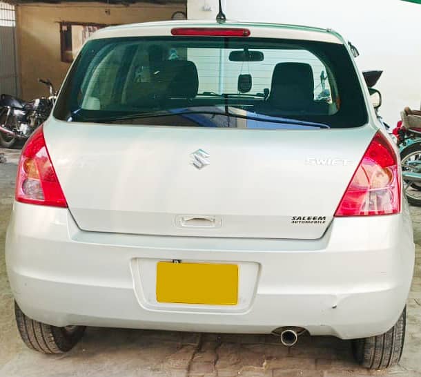 Suzuki Swift 2010 DLX 3