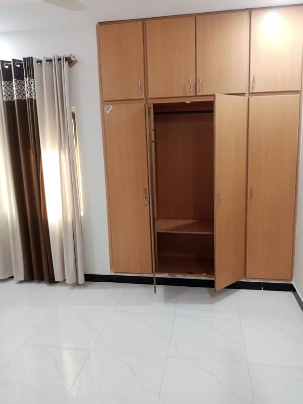 G11/3 New PHA E type flats Fully Renovated 3rd floor for Sale 0