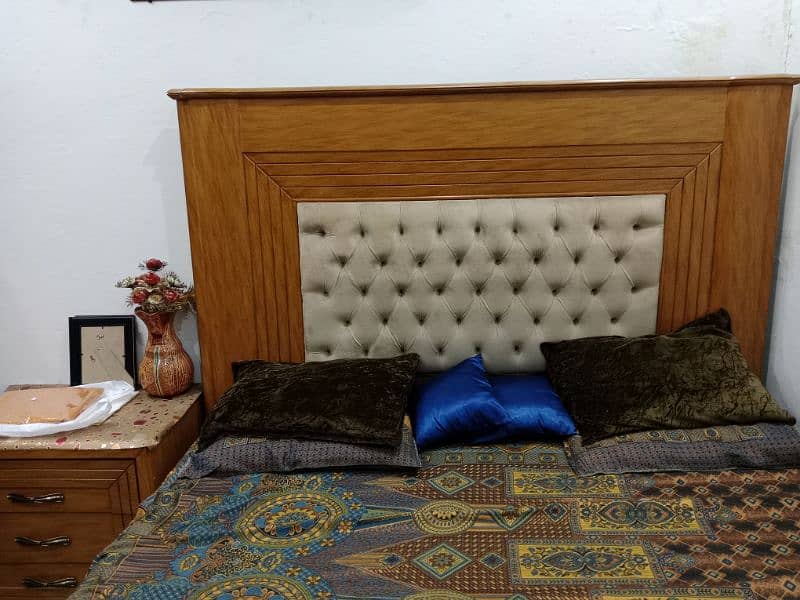 Master Bed  ,  Almarii , Showcase 3