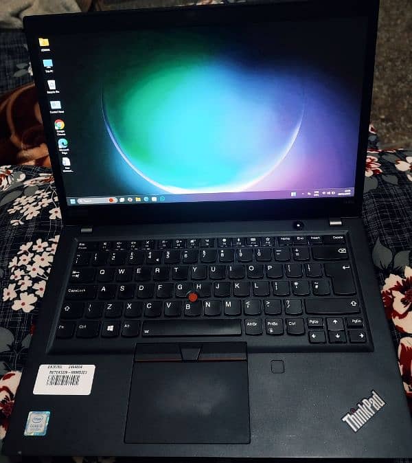 Lenovo ThinkPad T490s i5 8gen 8gb Ram 256gb SSD 4