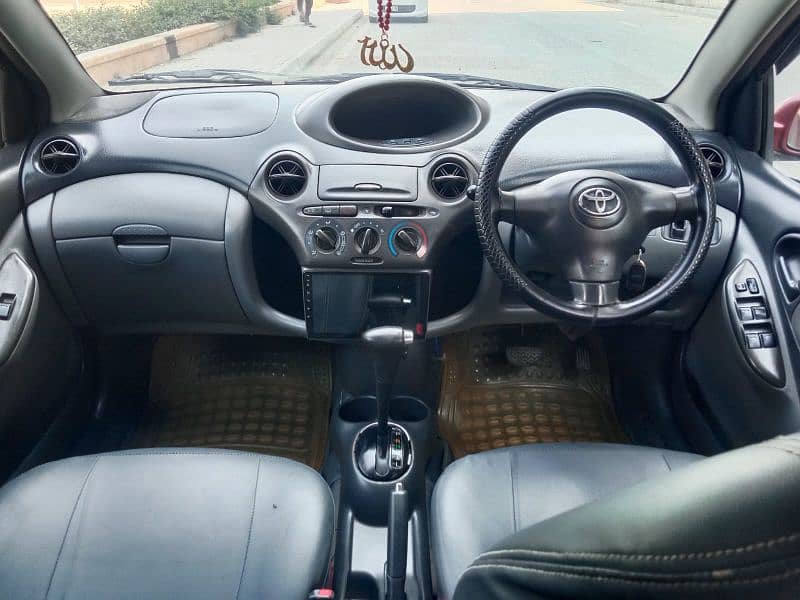 Toyota Vitz 2002 13