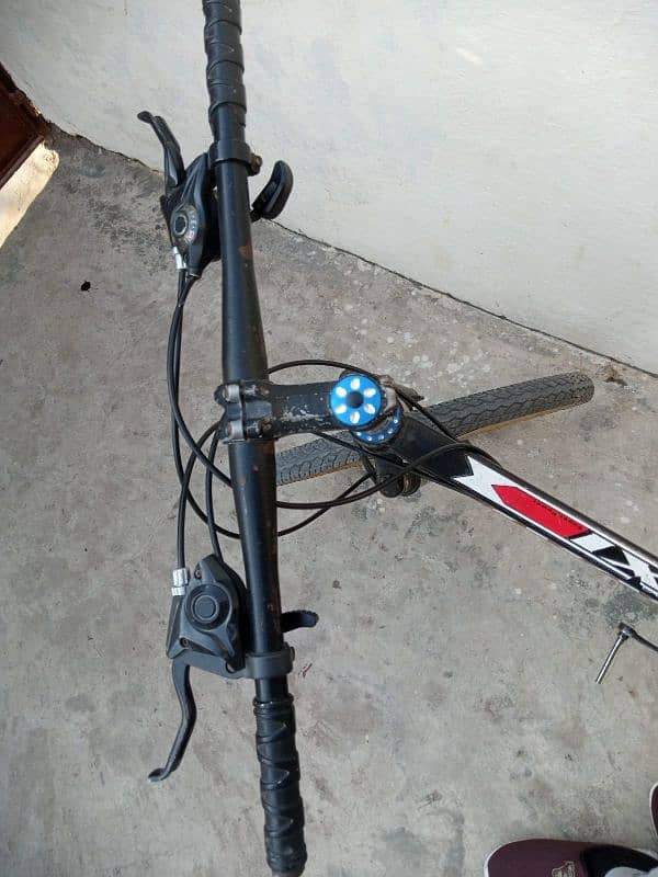 RIXI Mountain Bike - Excellent Condition 3