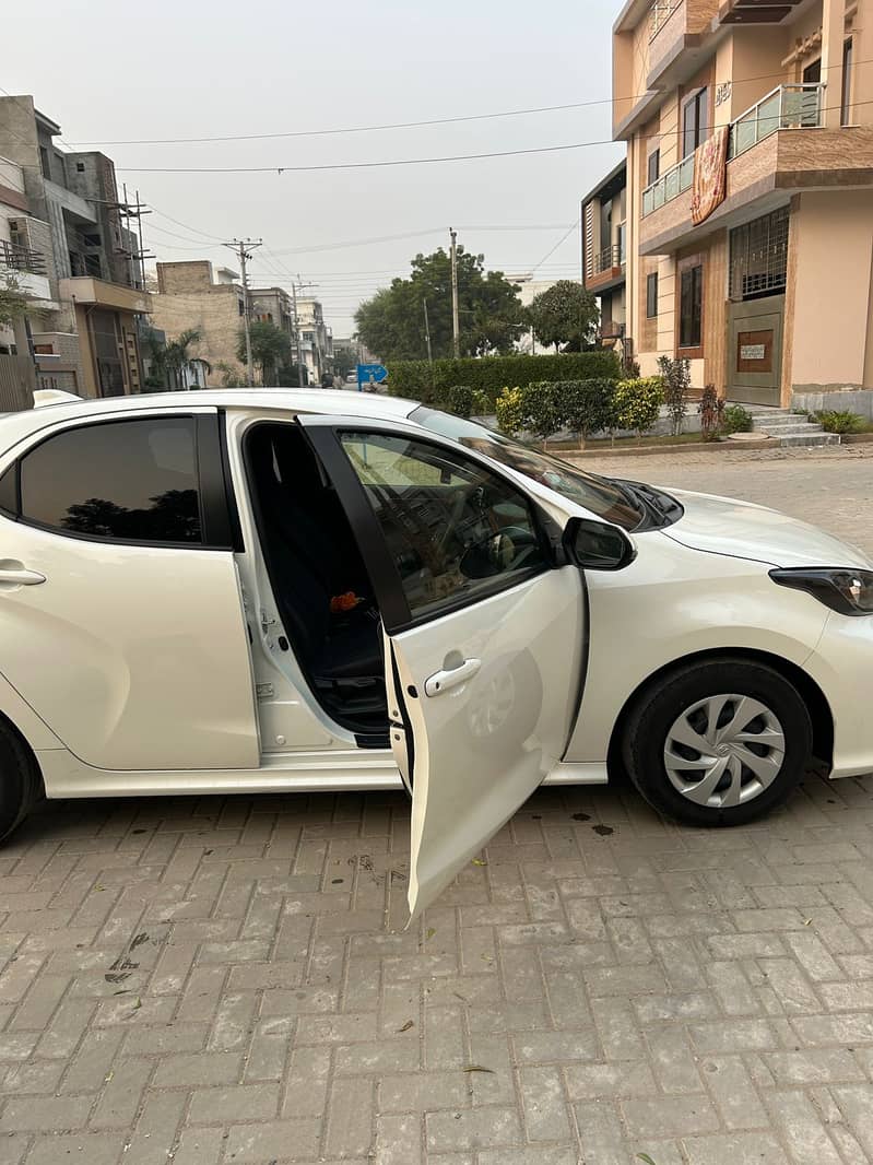 Toyota Yaris G 2020 4