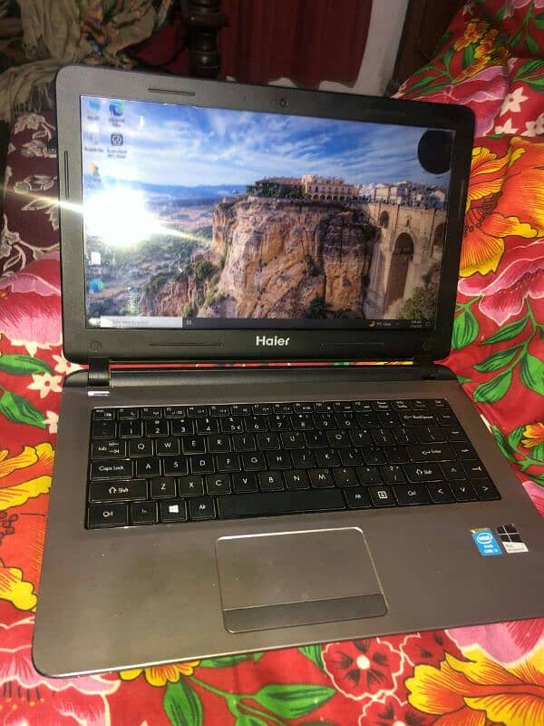 i3 4th jeneration laptop 4gb rame 500 gb hard disc 2