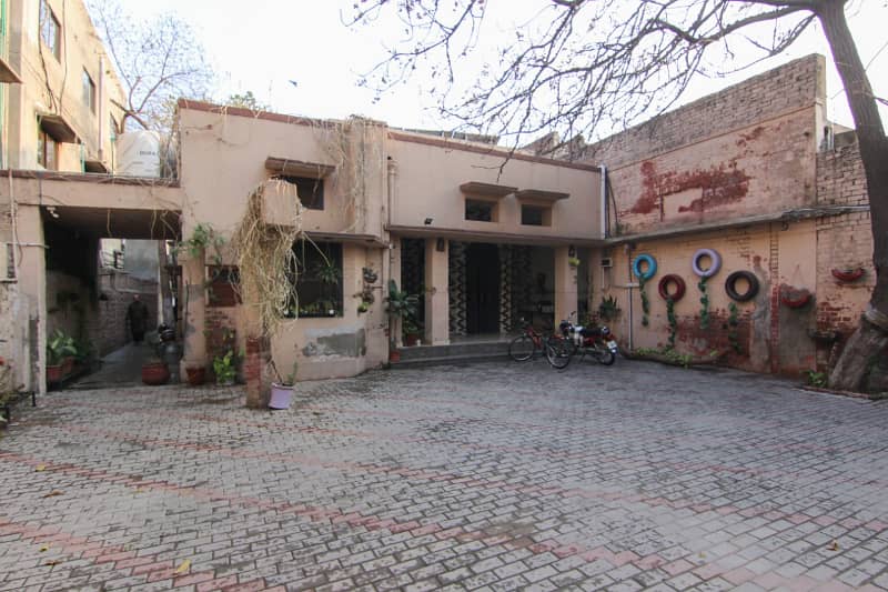 34.5 Marla Luxurious House Is Available For Sale On Habib Ullah Road Lahore 18