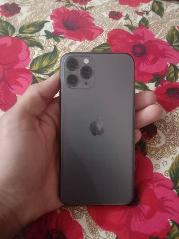 iphone 11 pro 4