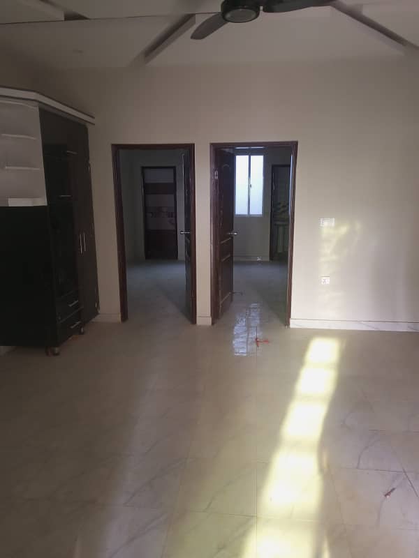 Brand New *3 Bed Lounge* Apartment With *Roof* 4