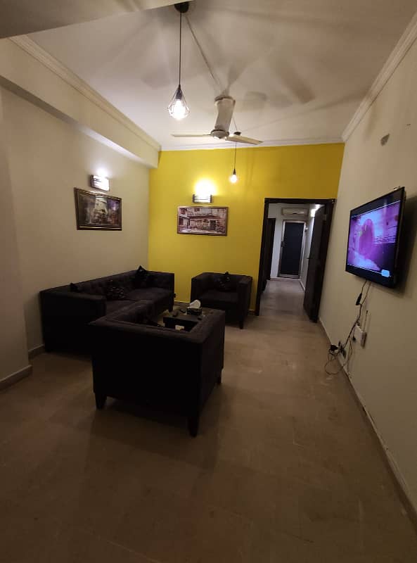 One bed furnished flat available for rent in E11/2 markaz 4