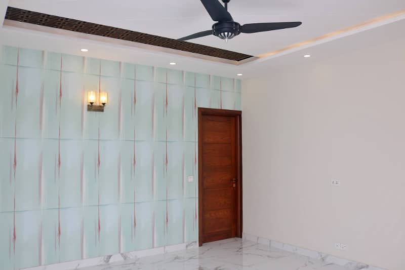 01 Kanal Like Brand New Most Elegant Bungalow UPPER PORTION For RENT In DHA Phase-5 Near To Park 7