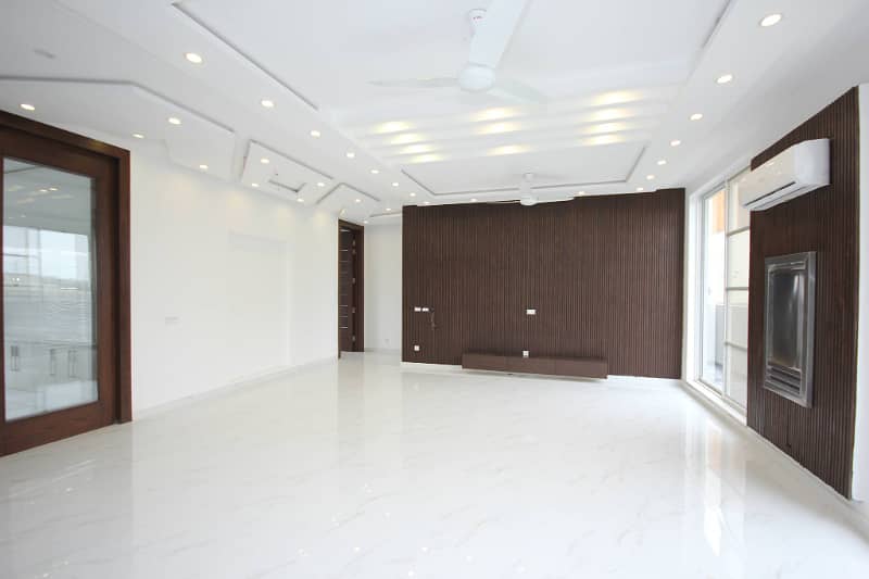 1 Kanal Unique Modern Design House For RENT At Prime Location Near To Park In DHA Phase 5 Lahore 15