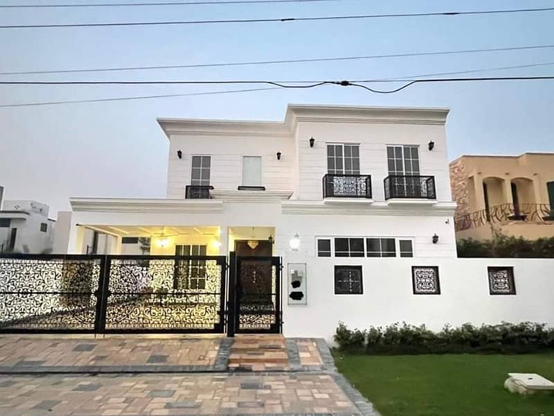 01 Kanal Slightly Used Well Maintained Like Brand New Most Elegant Bungalow For Sale In DHA Phase-1 Near To Park 0