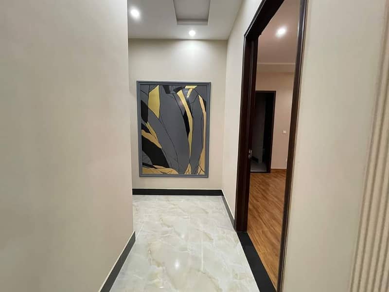 01 Kanal Slightly Used Well Maintained Like Brand New Most Elegant Bungalow For Sale In DHA Phase-1 Near To Park 9