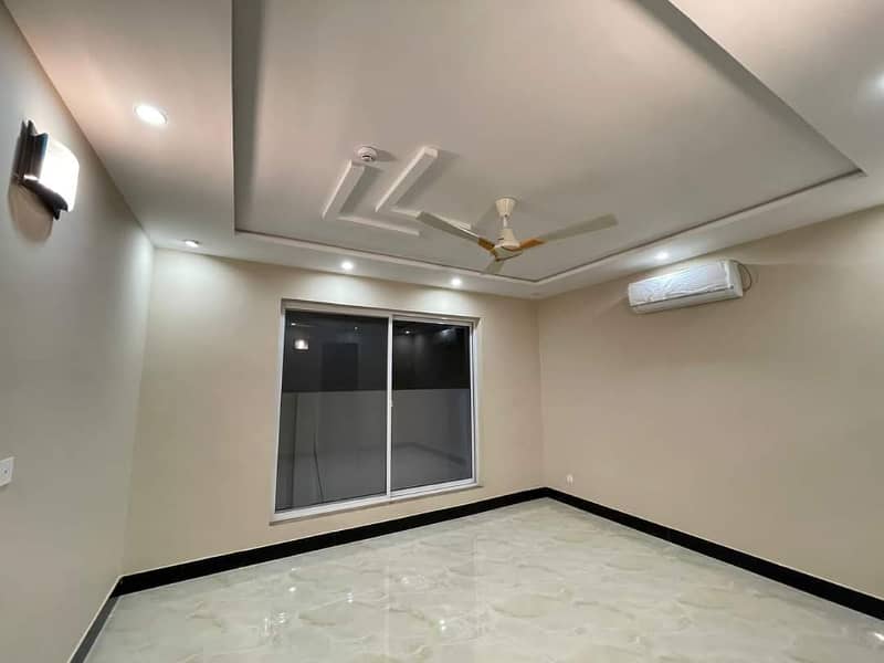 01 Kanal Slightly Used Well Maintained Like Brand New Most Elegant Bungalow For Sale In DHA Phase-1 Near To Park 12