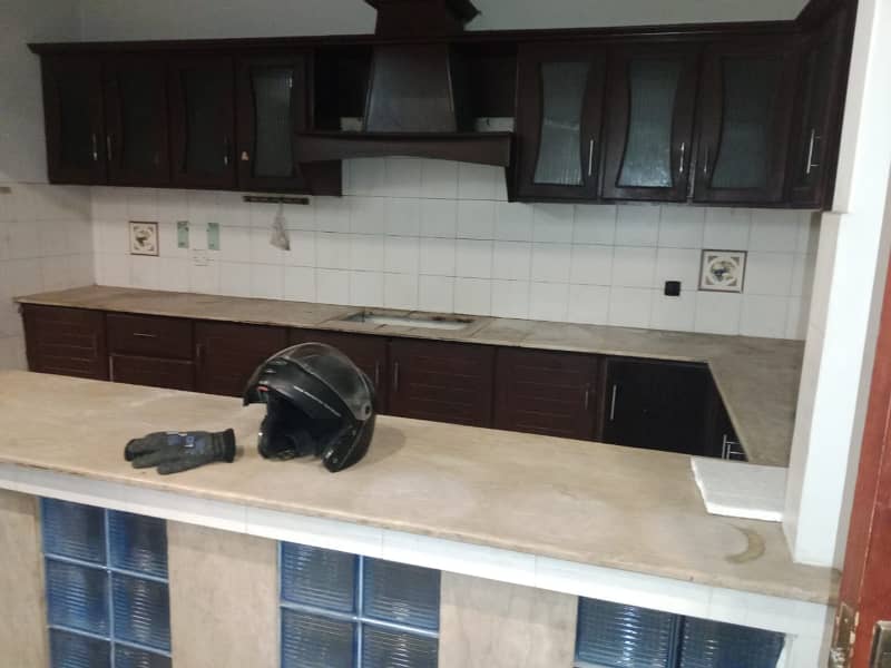 7.5 Marla upper Porshan For Rent in johar Town ph 2 1