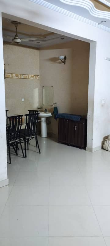 260 Yards Ground Floor Portion for Sale in Block 13/C, Gulshan-e-Iqbal 8