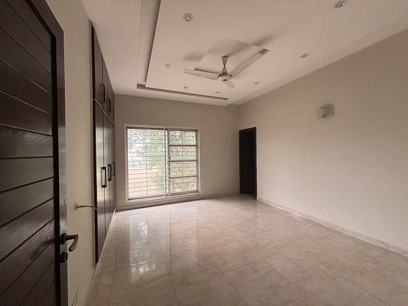 1 Kanal 3 Bed Upper Portion Available For Rent On Superb Location In DHA Phase 5, Lahore 2