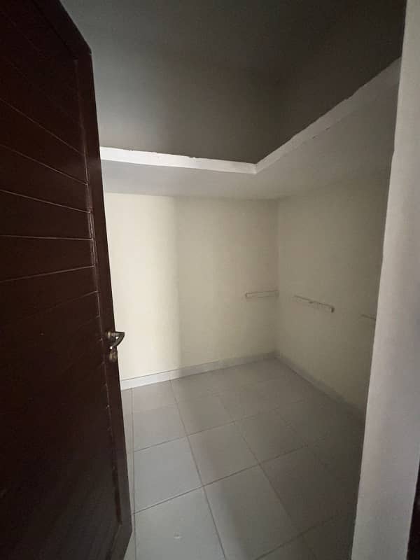 1 Kanal 3 Bed Upper Portion Available For Rent On Superb Location In DHA Phase 5, Lahore 5