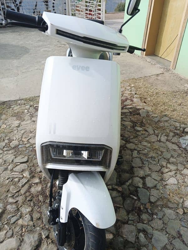 electric bike evee c1 for sale just  3000 run 1