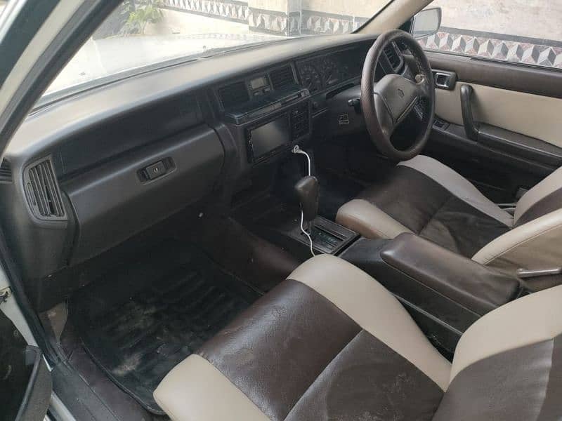 Toyota Crown 1984 0