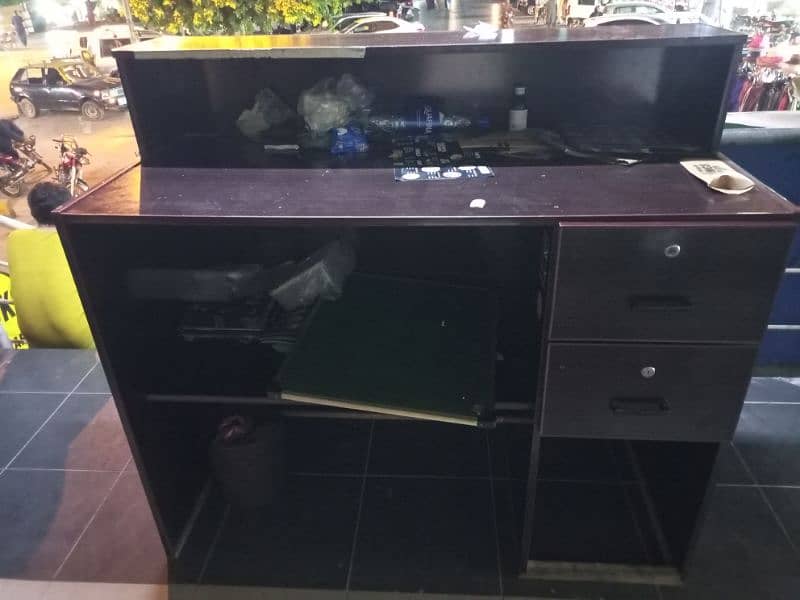 Cash counter for sale used just like new 0