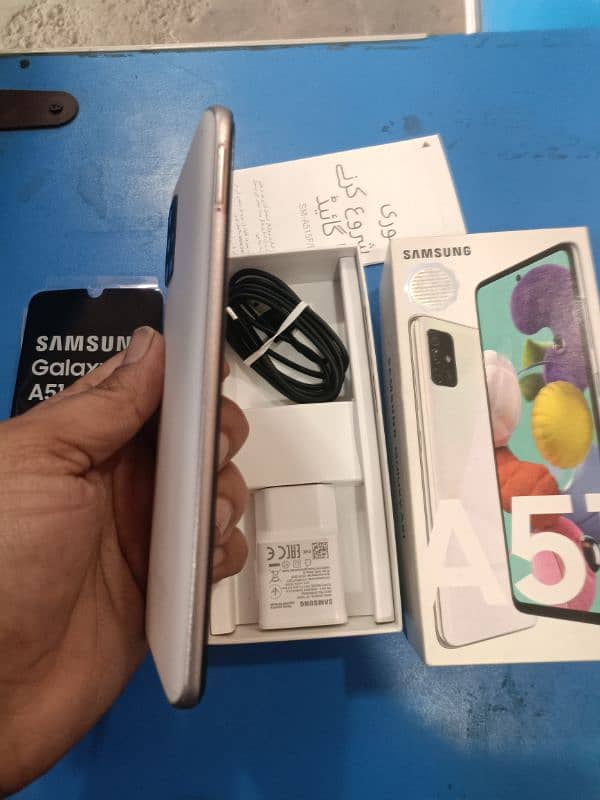 Samsung A51  8GB RAM 128 GB memory 4