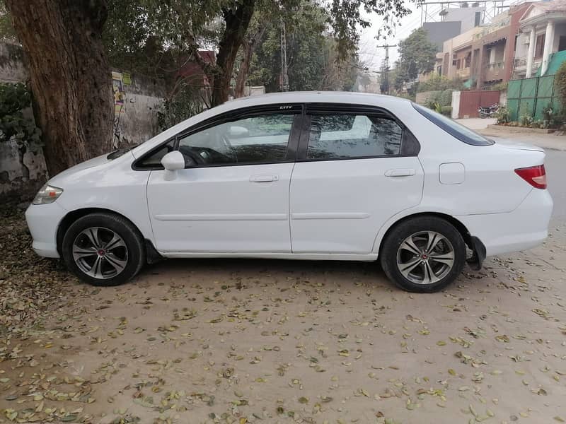 Honda City IDSI 2004 auto very good condition 5