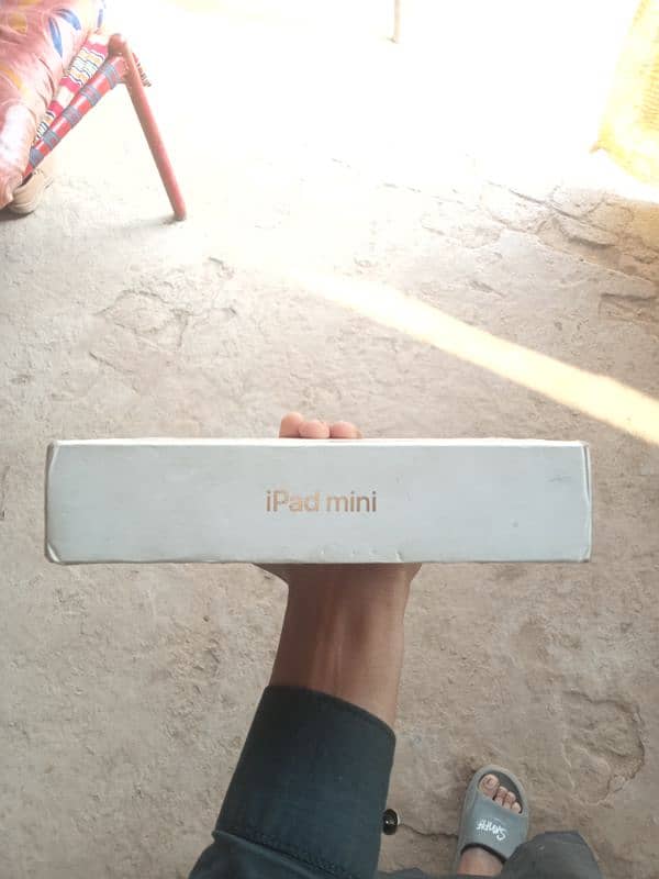 iPad mini 5 64gb with box iOS18.2 10 by 8 bypass hone wala hai I cloud 6