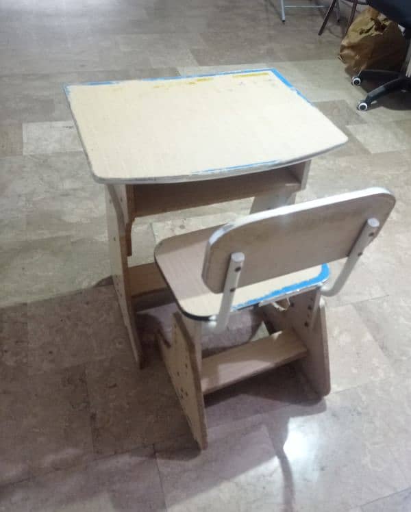 Kids study Table with chair 0