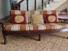 5 seater sofa set for sale, original Diyar wood, and excellent foam