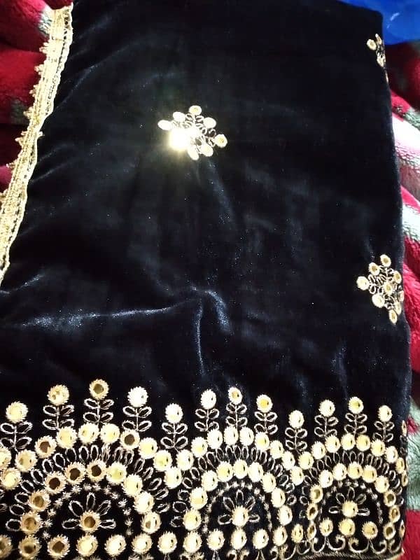 New velvet shawl for sale reasonable price 0