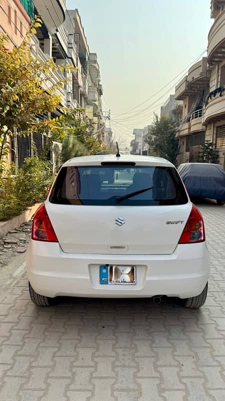 Suzuki Swift Dlx 1.3 automatic 2015 3