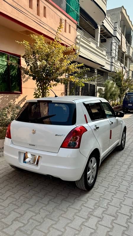 Suzuki Swift Dlx 1.3 automatic 2015 4