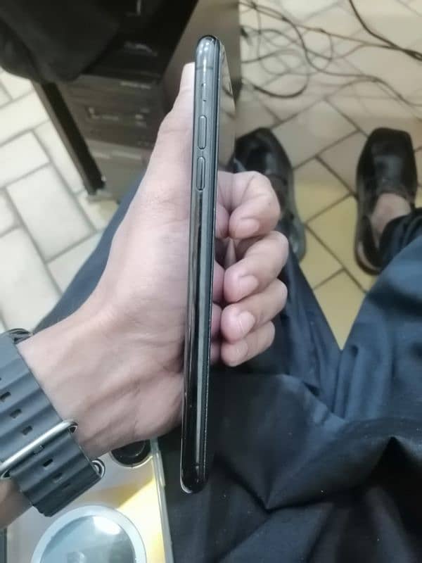 Iphone XS Max NON PTA with box. 2