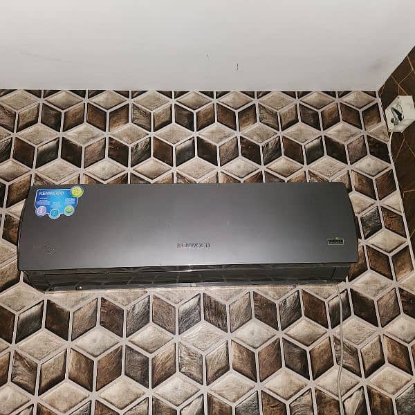 Kenwood 1.5 ton Dc Inverter heat and cool genuine condition 0