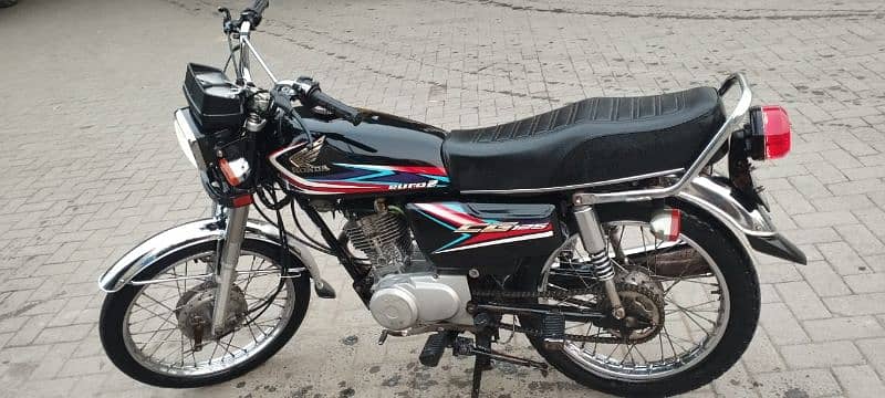 Honda 125 black colour urgent sale 1