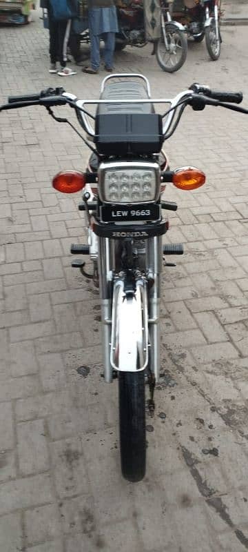 Honda 125 black colour urgent sale 2