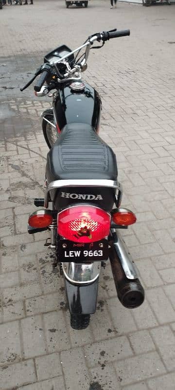 Honda 125 black colour urgent sale 3