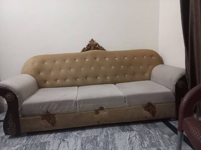 5 seater sofa set with good quality stuff 1