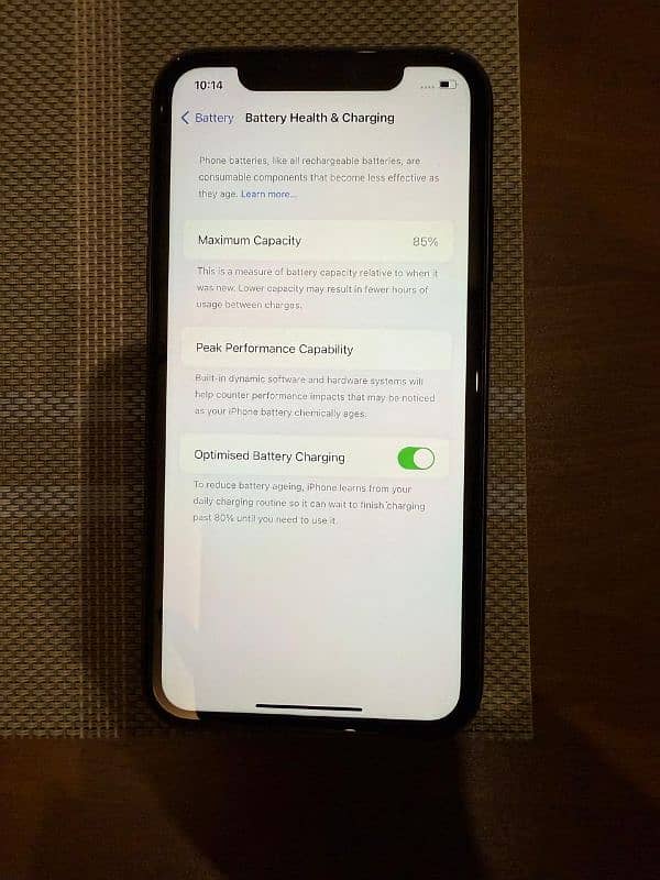 iphone 11 (Pta approved) BH 85% (one year used) 4