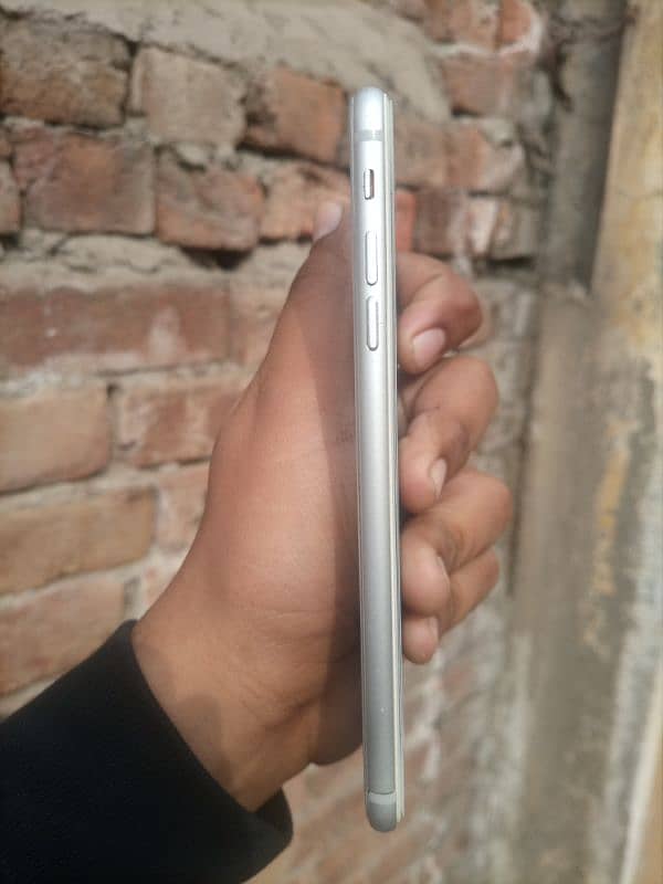 I phone 8 plus , 256gb , white , non pta , 03077431829 4