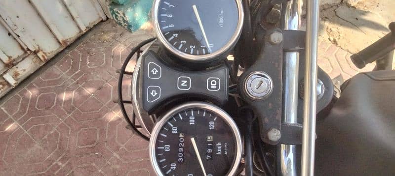 suzuki 150 good condition 2