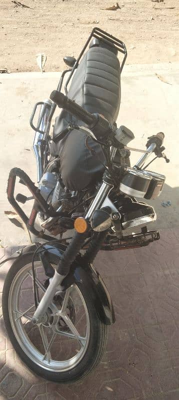 suzuki 150 good condition 4