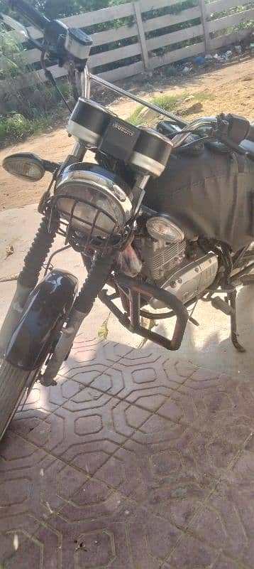 suzuki 150 good condition 5