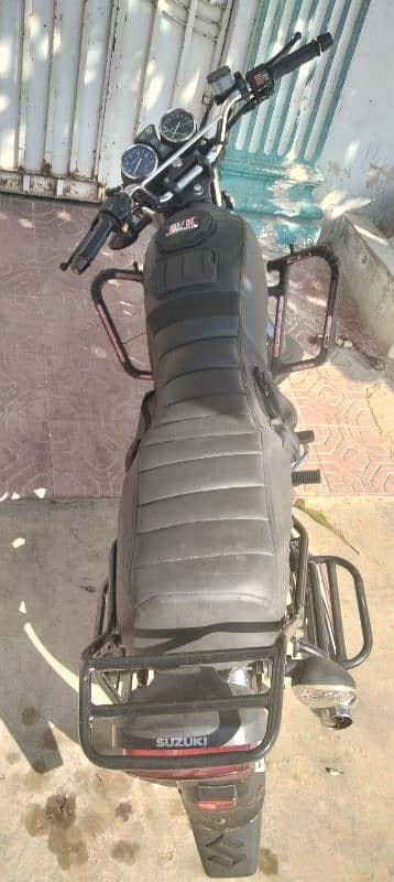 suzuki 150 good condition 7