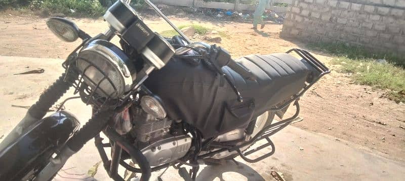 suzuki 150 good condition 11