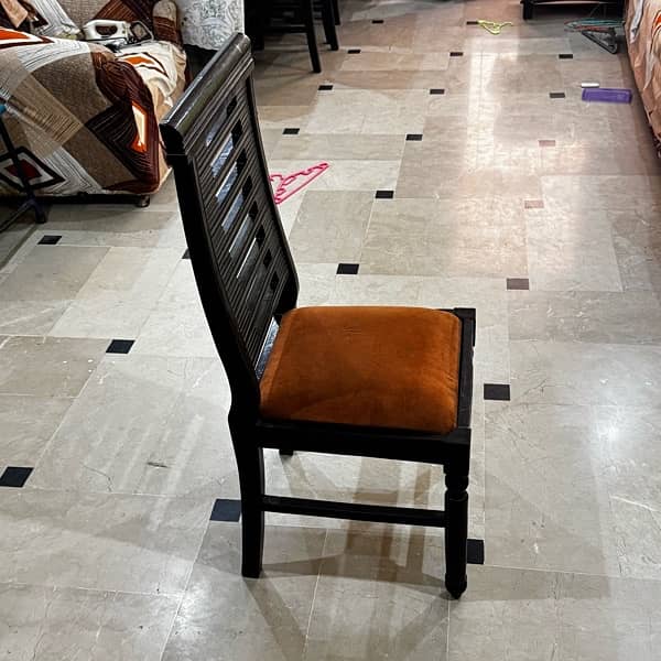 Dining Table with set of 6 chairs 4