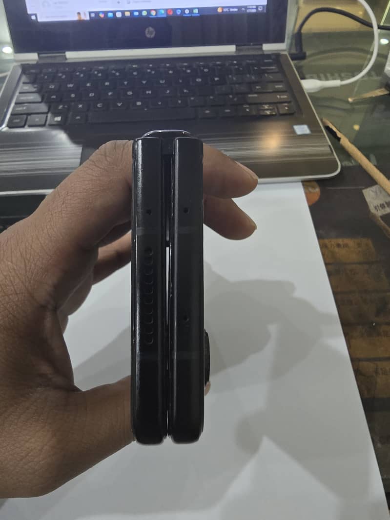 Samsung galaxy  Z Fold 3 PTA 4