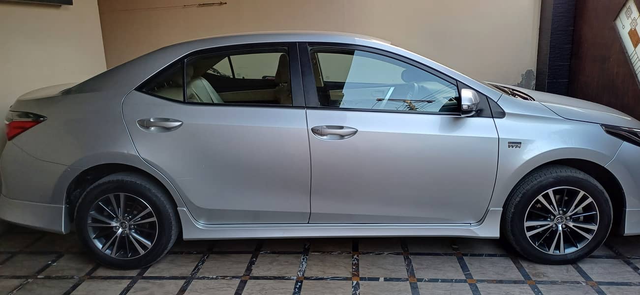 Toyota Corolla Altis 1.6 AT Silver 5