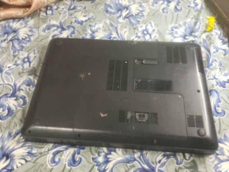 hp laptop operating system is windows core i5 4 gb ram and 500 gb spac 0